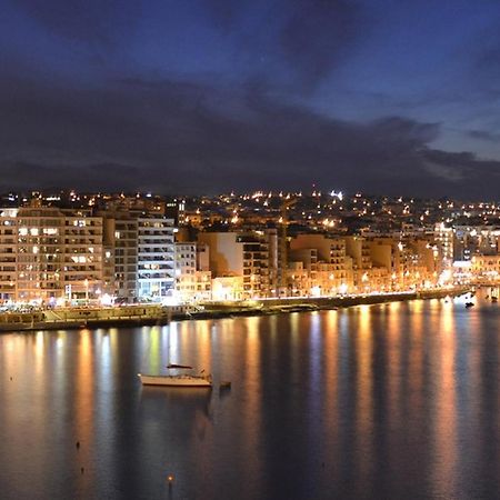 Prime Location Apartment With Side Seaviews Sliema Exterior foto