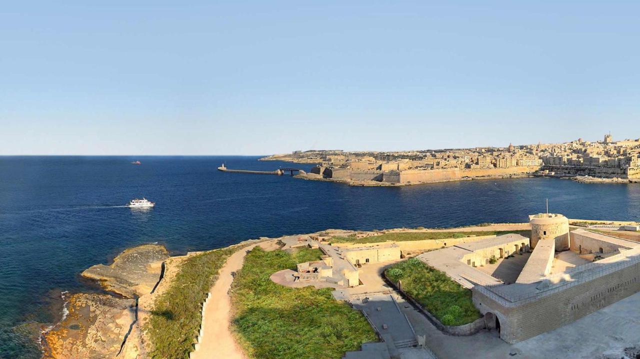 Prime Location Apartment With Side Seaviews Sliema Exterior foto