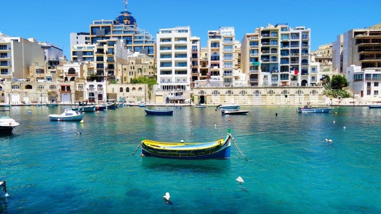 Prime Location Apartment With Side Seaviews Sliema Exterior foto