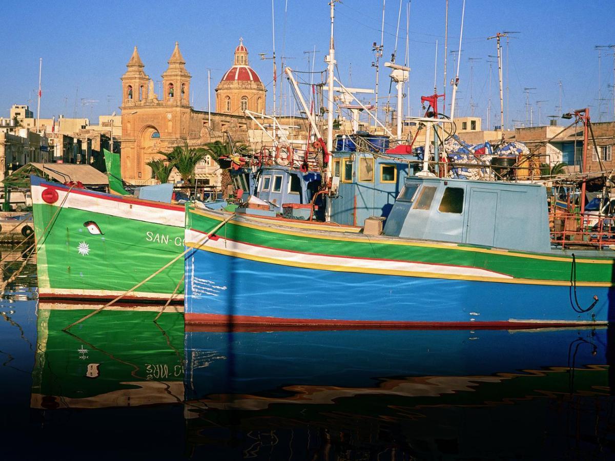 Prime Location Apartment With Side Seaviews Sliema Exterior foto