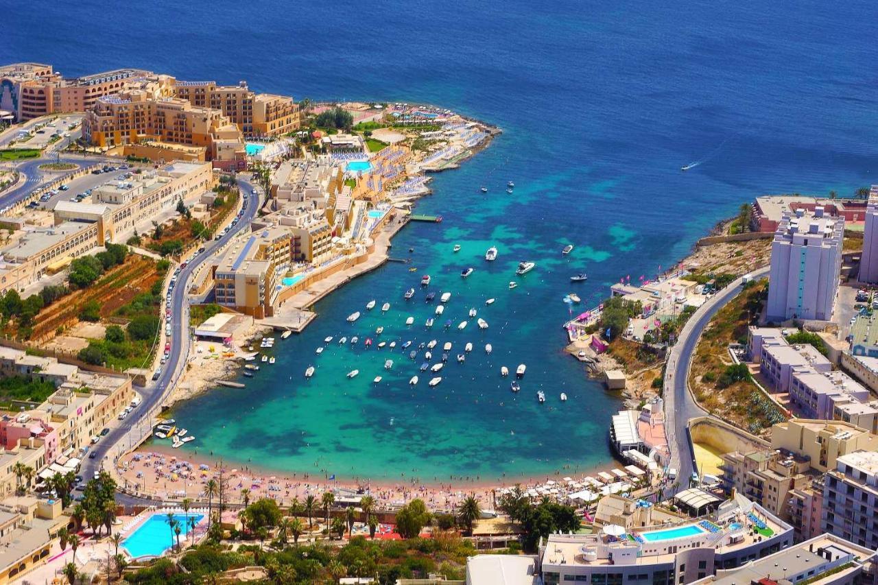 Prime Location Apartment With Side Seaviews Sliema Exterior foto