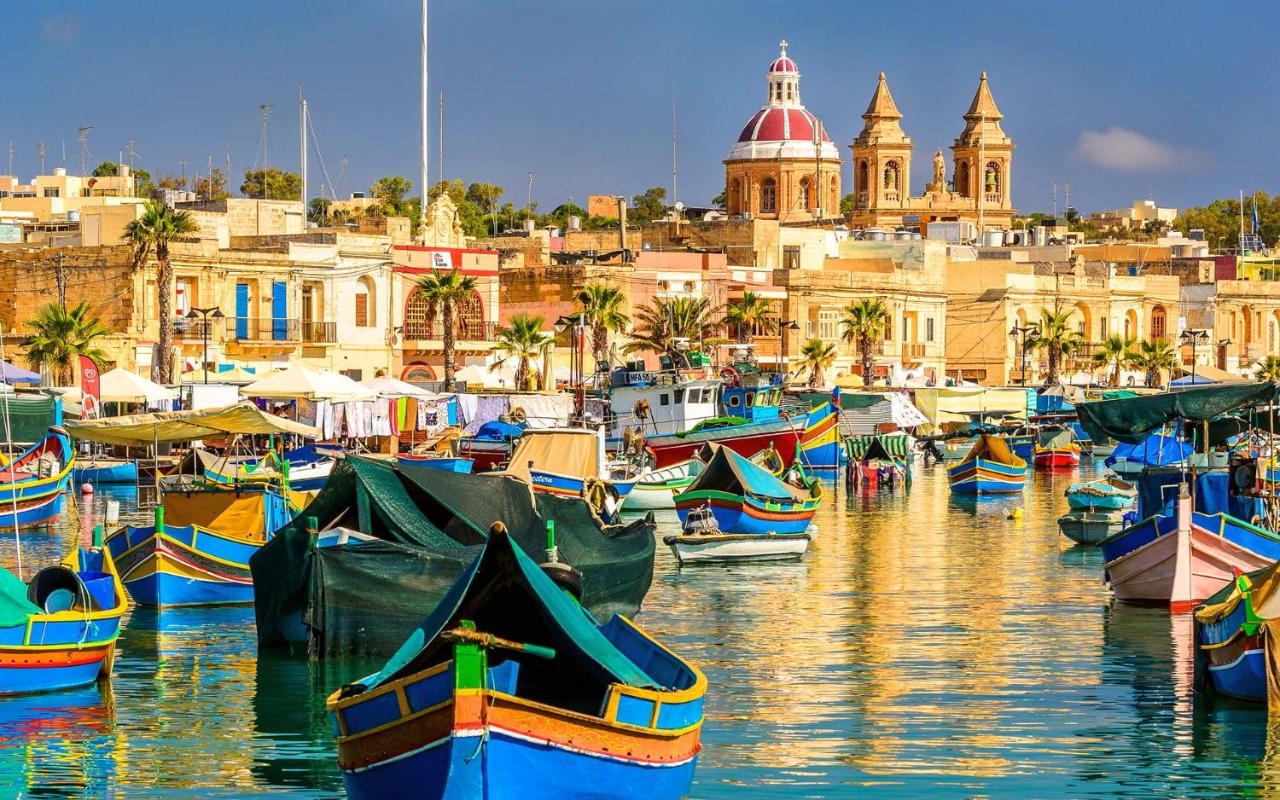 Prime Location Apartment With Side Seaviews Sliema Exterior foto