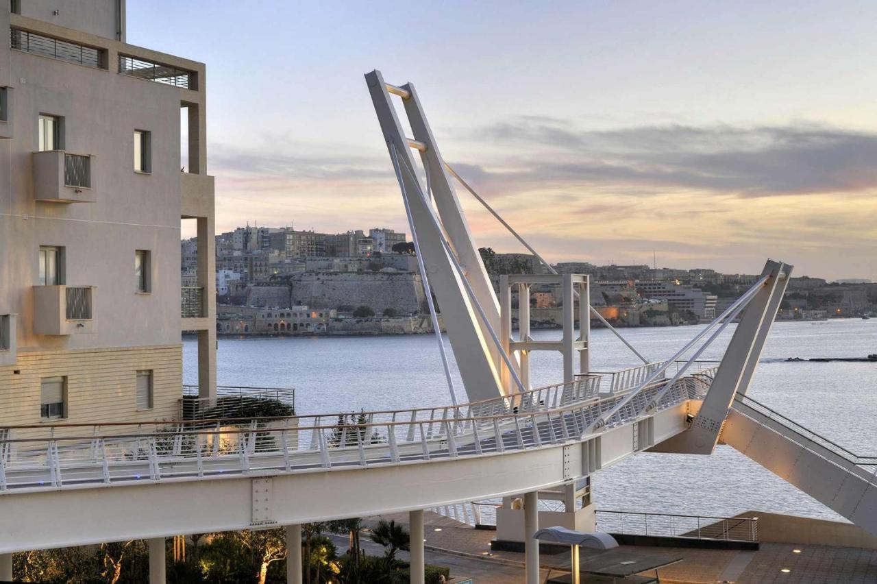 Prime Location Apartment With Side Seaviews Sliema Exterior foto